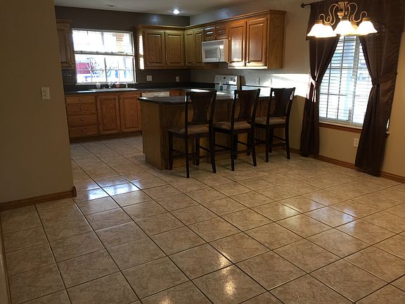 4th image of 817 Pheasant Run Ave