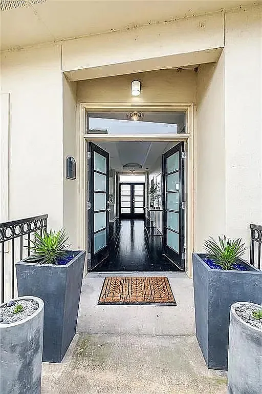 2 bed, 1822 sqft, $4,970 — Photo 3