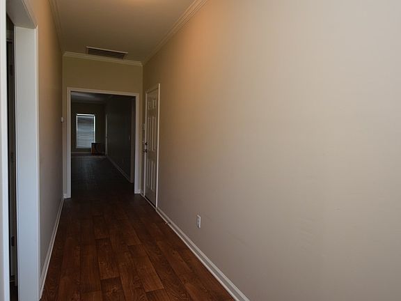 3rd image of 206 Belhaven Dr