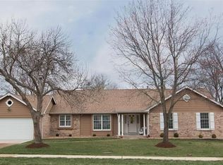 1427 Redwood Forest Dr, Ballwin, MO 63021