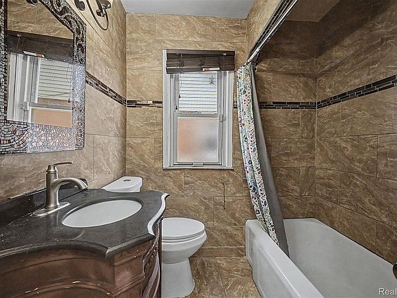 4th image of 4645 Rosalie St
