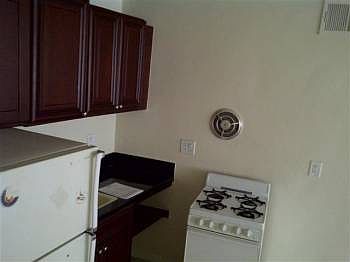 3rd image of 1745 N Orange Dr APT 113