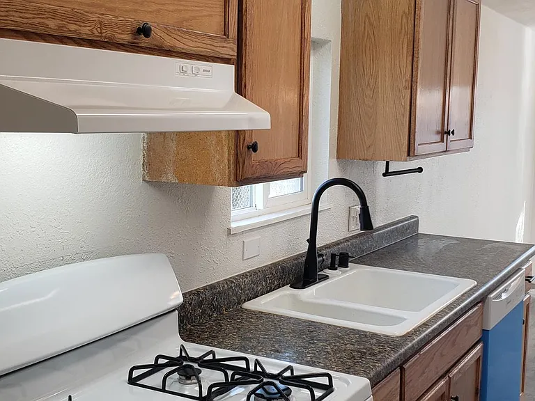 3203 E Hearne Ave — Photo 13