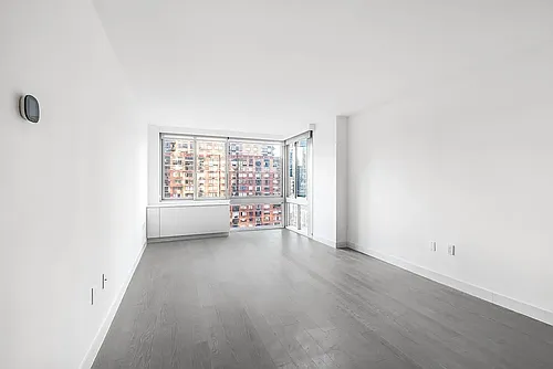 101 W End Ave #14D Photo 1