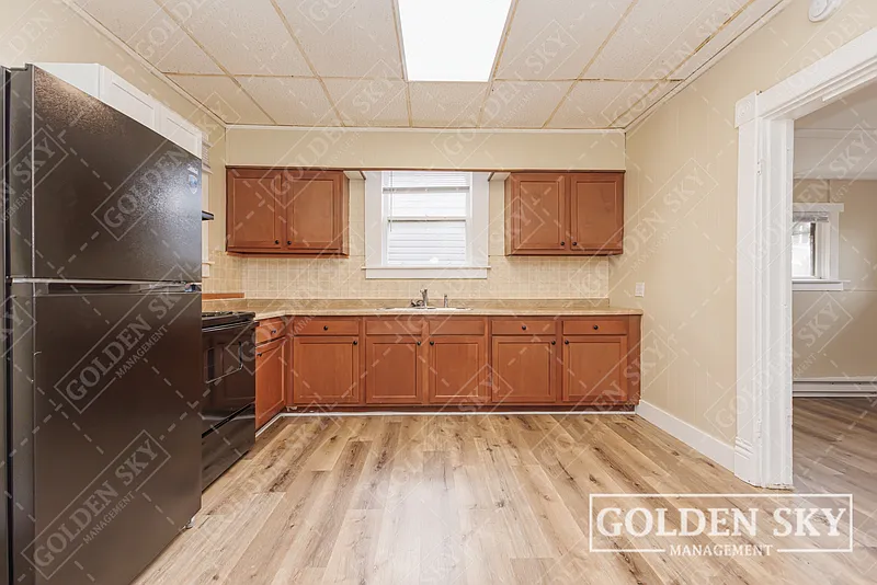 3 bed, 1.0 bath, 1252 sqft, $1,275 — Photo 4