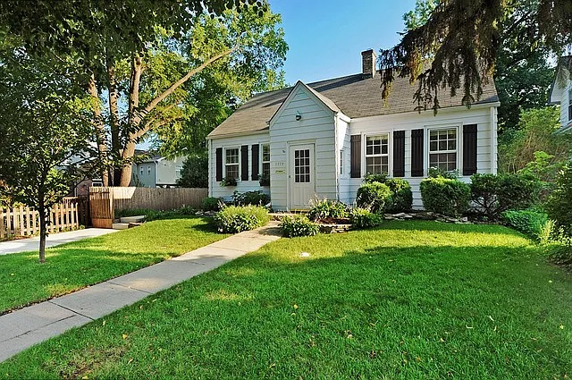 1719 Wilmette Ave photo 1
