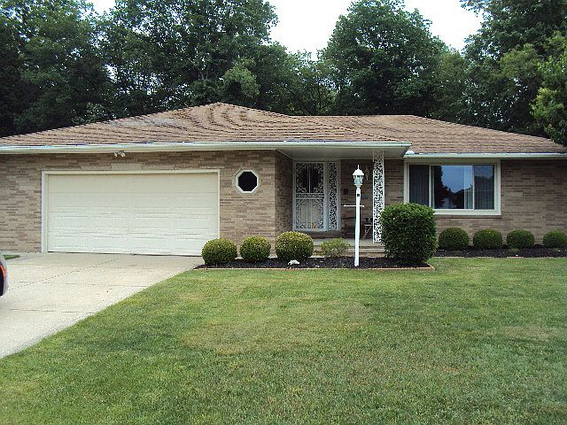 1st image of 5695 Essex Dr