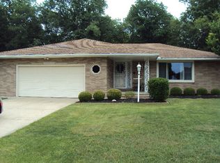 5695 Essex Dr, Seven Hills, OH 44131