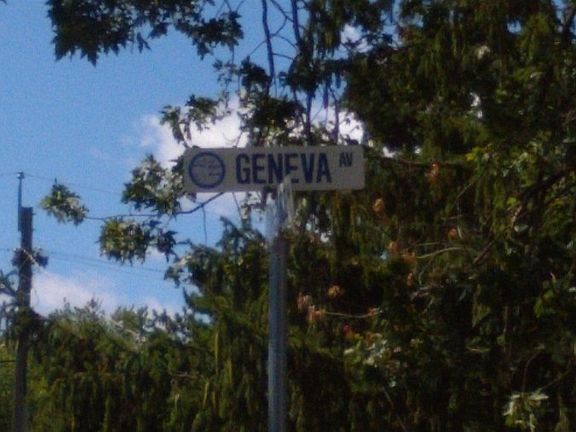 5th image of 328 Geneva Ave