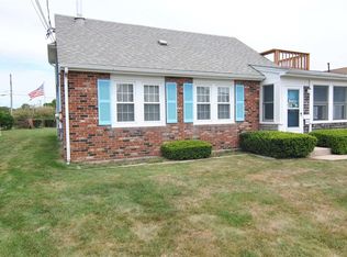 12 3rd St, Narragansett, RI 02882