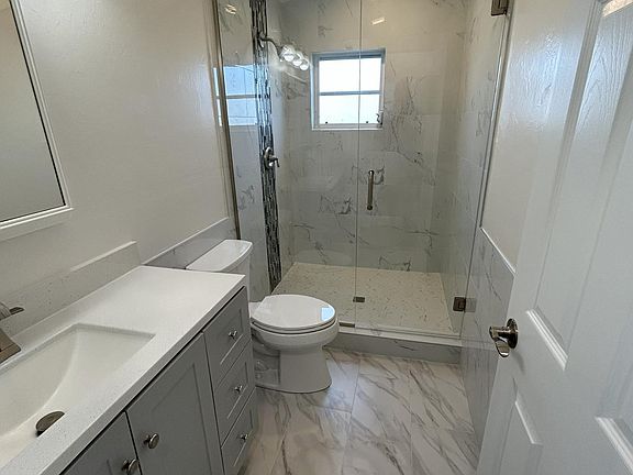 5th image of 1416 NE 5th Pl