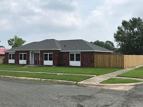 2nd image of 2102 Pear St