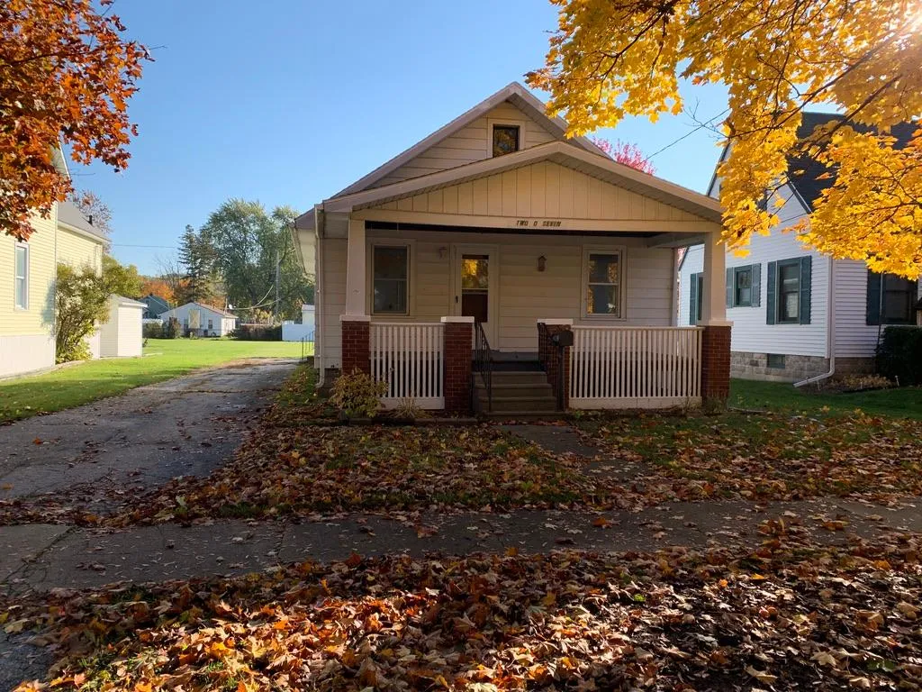 Primary Photo - 207 Marshall St