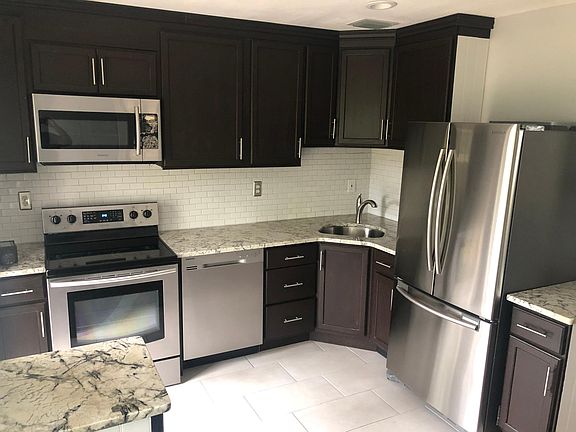 4th image of 3401 Corrine Dr