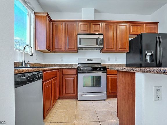 5th image of 5909 Addy Ln