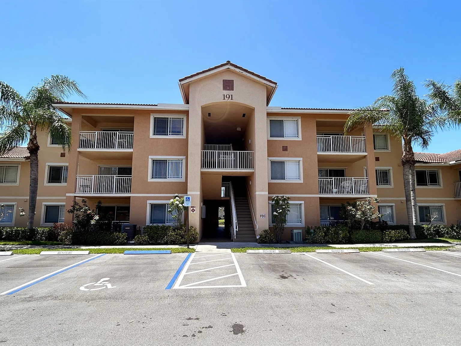 191 SW Palm Dr., Apt 103 - 191-103 — Photo 1