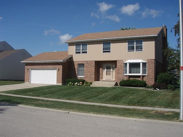 1st image of 300 Natwick Ln