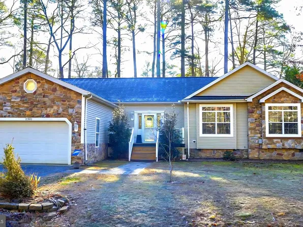 2301 Spinnaker St, Greenbackville, VA 23356