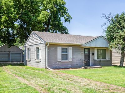 852 Sherman St, Salina, KS, 67401