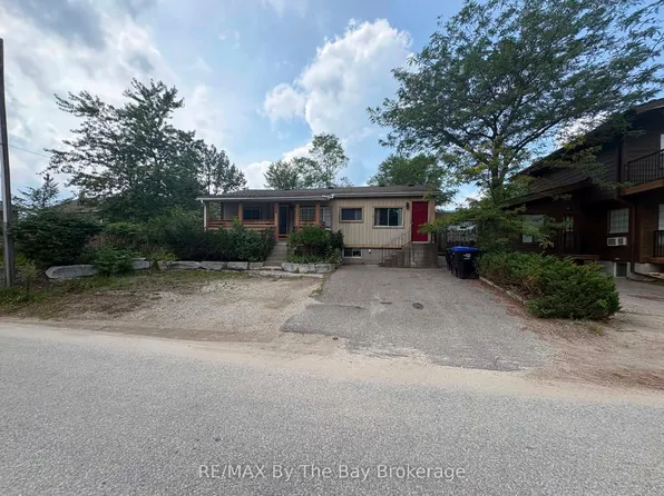 240 Shore Ln, Wasaga Beach, ON L9Z 2J1