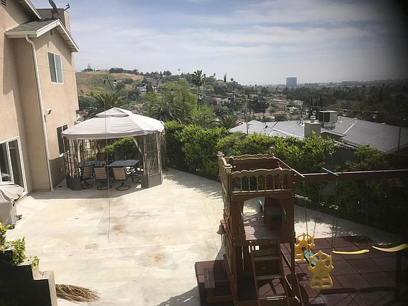 Side Patio (off there living room)