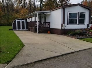 449 Whispering Pines Dr SW, Warren, OH 44481