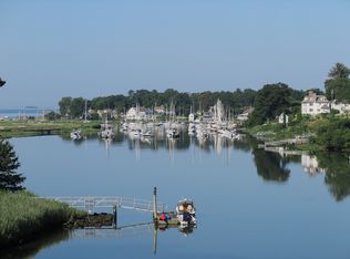 210 Sasco Hill Rd, Fairfield, CT 06824