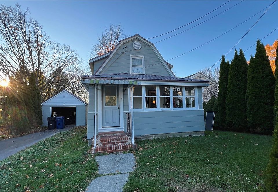 1st image of 916 E Brighton Ave