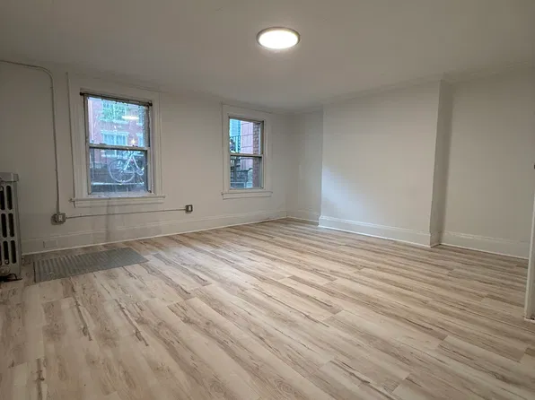 637 Leonard Street #1, photo 4