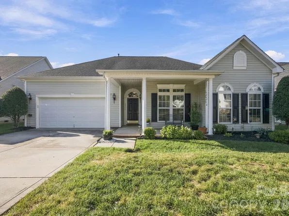 2723 Sunberry Ln NW, Concord, NC 28027