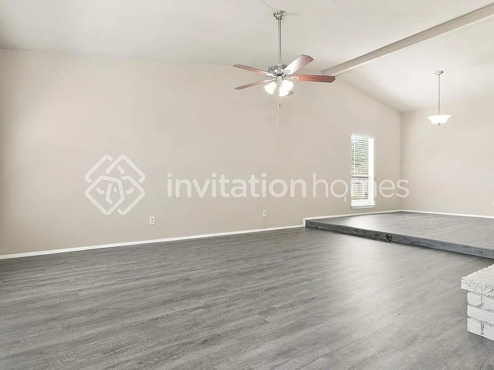 1534 Coffeyville Trl