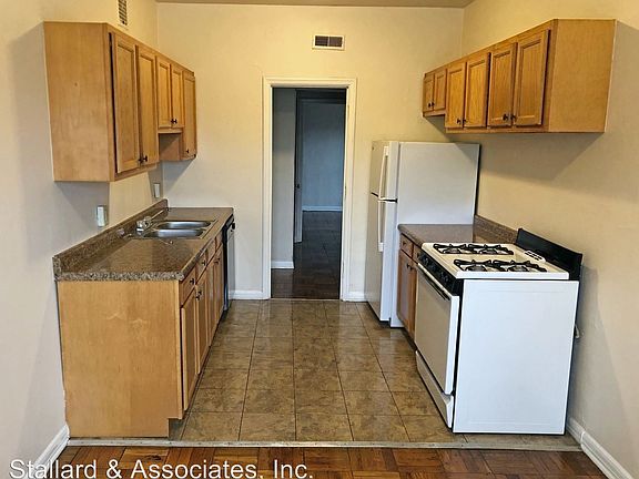 4th image of 3720 N Meridian St #5946400