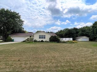 69835 White Tail Ct, Sturgis, MI 49091