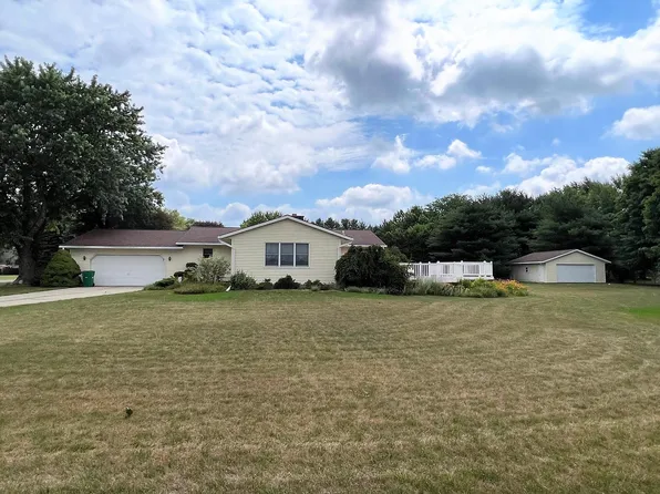 69835 White Tail Ct, Sturgis, MI 49091