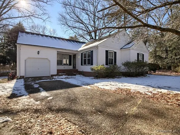 7944 Terrapin Cove Rd, Gloucester Point, VA 23062