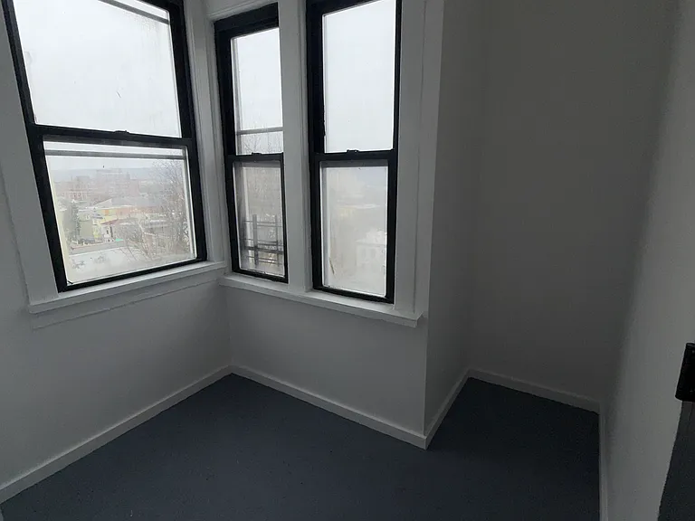 25 Riverview Pl #2L — Photo 5