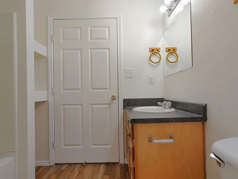 1017 Alvarado Dr SE — Photo 7