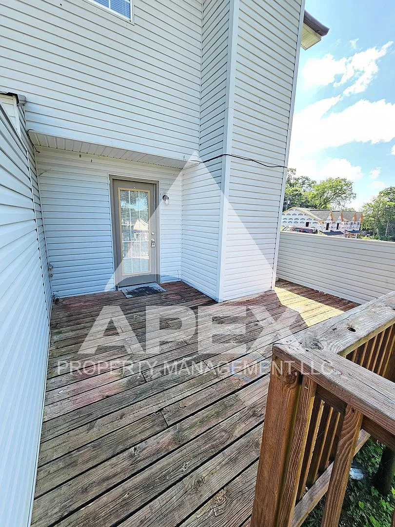 Convenient 2 Bd-1.5 Townhouse In West Knox Off Cedarbluff! — Photo 4