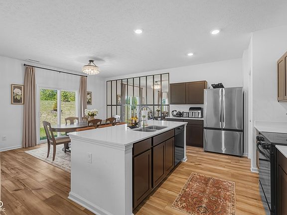 2nd image of 4042 Sedgewick Ln