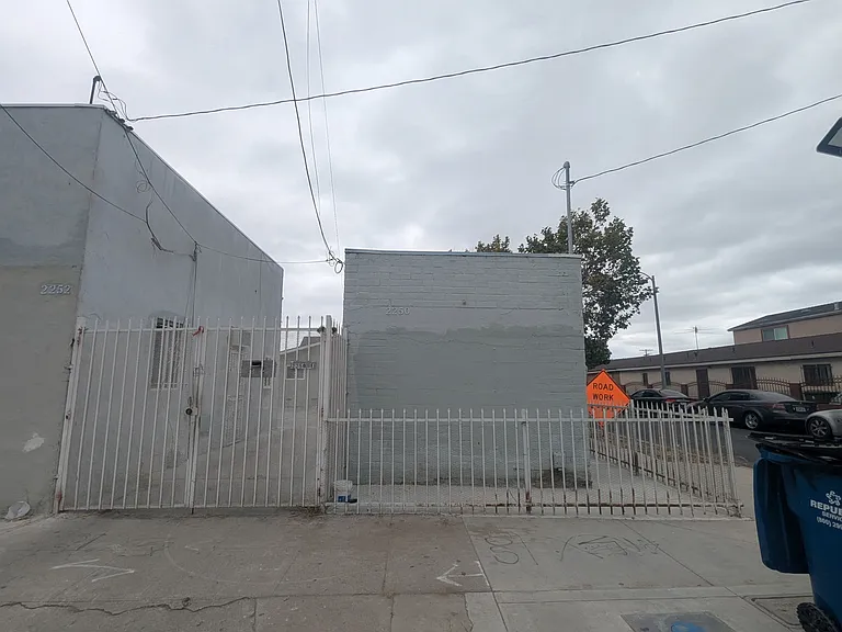 2250 E 103rd St — Photo 9