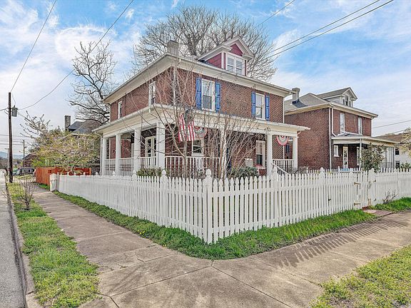 3rd image of 1502 Rorer Ave SW