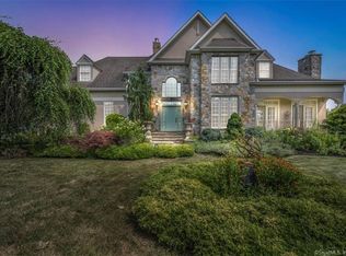 76 Pent Rd, Branford, CT 06405