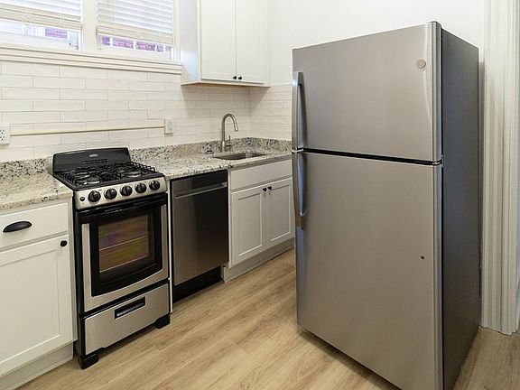 4th image of 238 E Orange St Unit 2