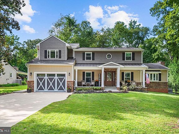 3rd image of 1138 Valley Dr
