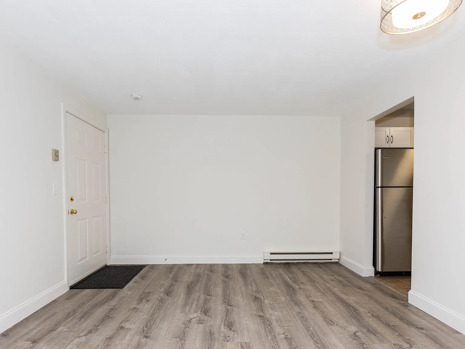 2 bed, 1.0 bath, 950 sqft, $1,900 — Photo 2