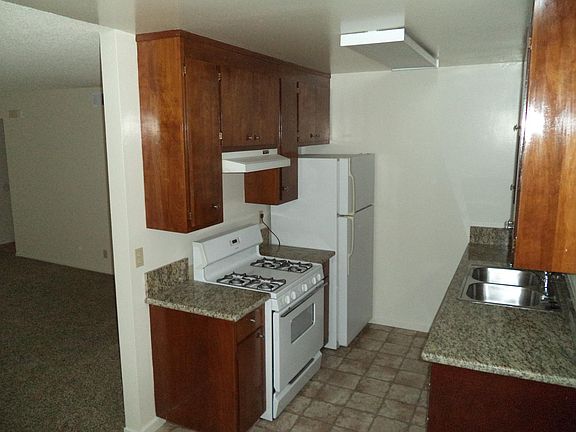 2nd image of 633 Stewart St APT 3