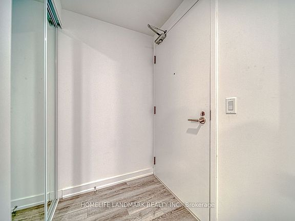 3rd image of 230 Simcoe St #1919