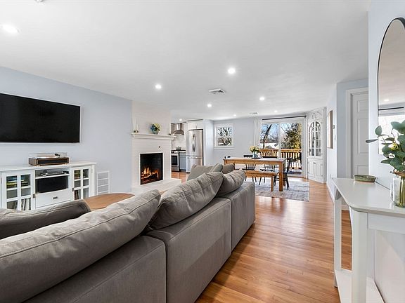 3rd image of 233 Lowell St #1