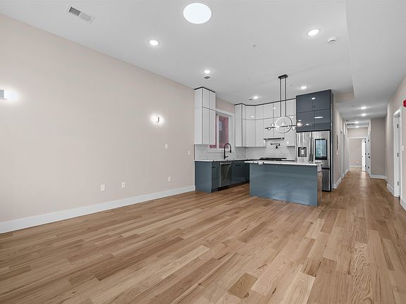 3rd image of 94 South St Floor 2