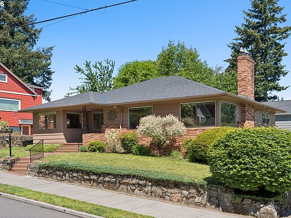 2nd image of 6939 SE Yamhill St
